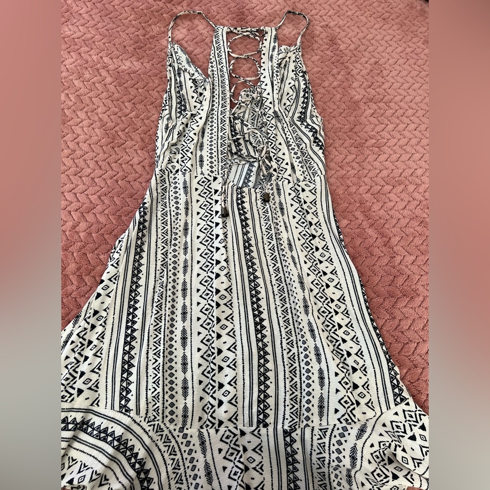 LIRA or Crtv Scty Cream and Black Linen Dress, Size Medium.